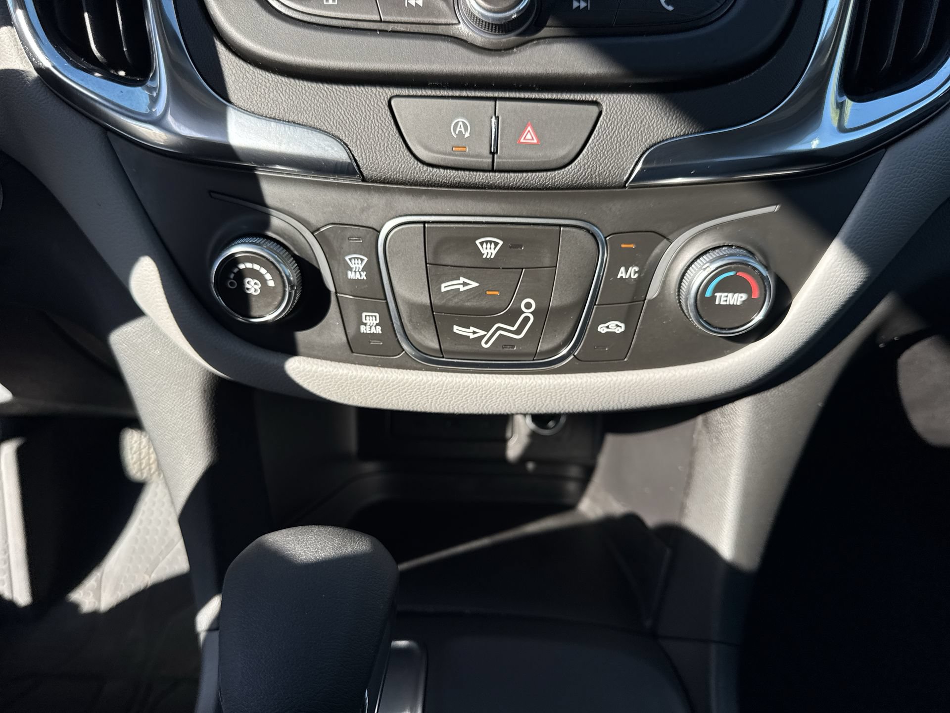 Certified 2024 Chevrolet Equinox LS w/ LS Convenience Package FWD image 18