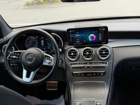 Used 2023 Mercedes-Benz GLC 300 4MATIC Coupe image 4