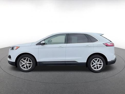 Used 2024 Ford Edge SEL image 9