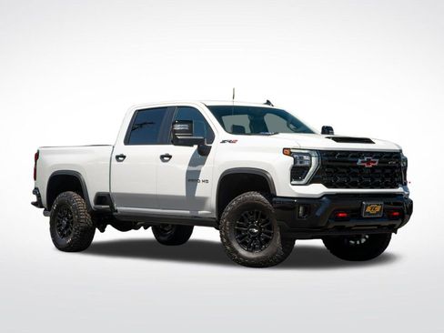 New 2026 Chevrolet Silverado 2500 ZR2 AWD/4WD image 3