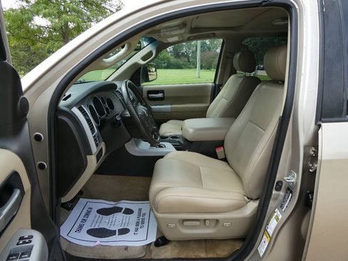 Used 2008 Toyota Sequoia Limited AWD/4WD image 9