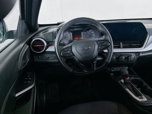 Used 2024 Chevrolet Trax RS w/ Driver Confidence Package image 17