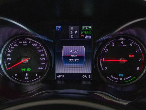 Used 2019 Mercedes-Benz GLC 350e 4MATIC w/ Parking Assistance Package image 16