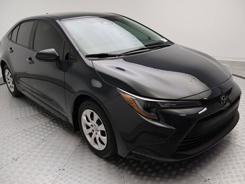 Certified 2025 Toyota Corolla LE FWD image 6