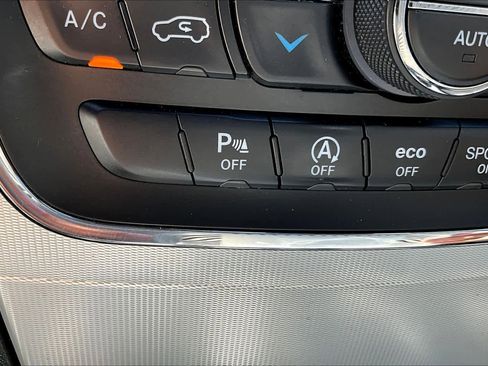 Used 2018 Jeep Grand Cherokee Limited image 32