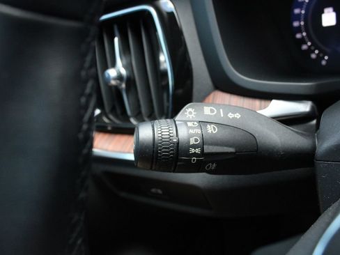 Used 2024 Volvo S60 B5 Plus FWD image 12