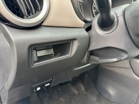 Used 2020 Nissan Versa SV image 16