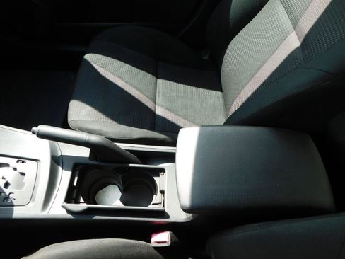 Used 2013 MAZDA MAZDA3 i Sport image 30