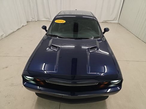 Used 2014 Dodge Challenger SXT Plus RWD image 9