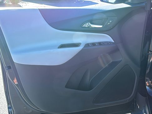 Used 2024 Chevrolet Equinox LS w/ LS Convenience Package image 23