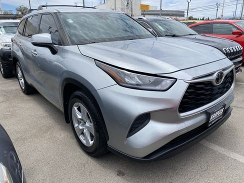 Used 2020 Toyota Highlander L FWD image 7