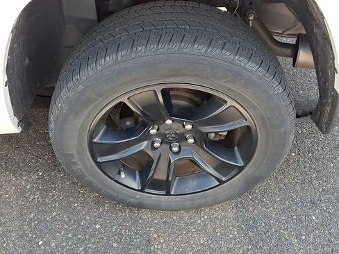 Used 2023 RAM 1500 Big Horn AWD/4WD image 8