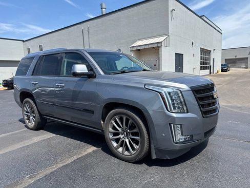Used 2020 Cadillac Escalade Premium Luxury w/ Escalade Sport Edition AWD/4WD image 2