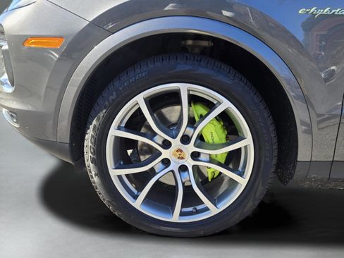 Used 2019 Porsche Cayenne E-Hybrid image 11