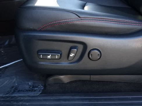 Certified 2024 Toyota 4Runner TRD Off-Road Premium w/ Moonroof Package AWD/4WD image 17