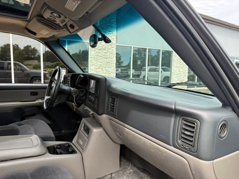Used 2000 Chevrolet Tahoe LS w/ LS Preferred Equipment Group AWD/4WD image 15