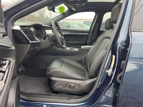 Used 2025 Jeep Wagoneer S Limited image 25