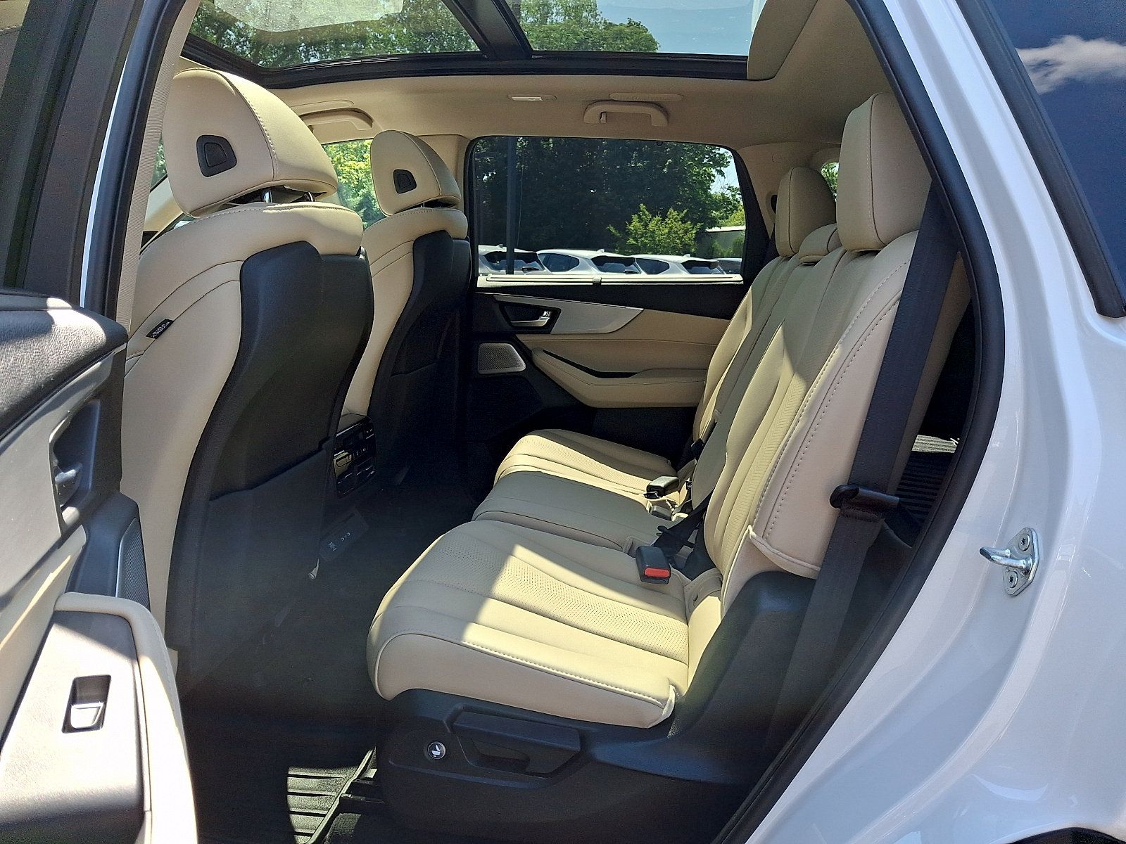 Certified 2025 Acura MDX w/ Technology Package AWD/4WD image 10