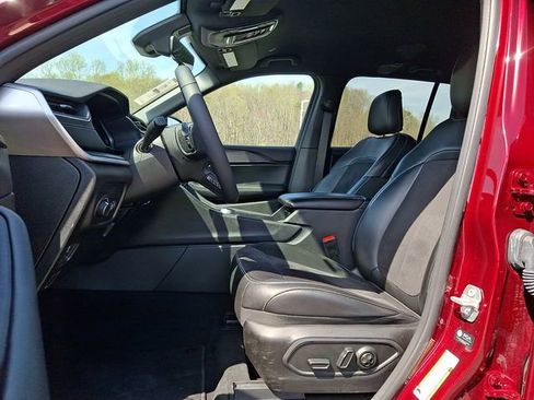 Used 2025 Jeep Grand Cherokee Altitude AWD/4WD image 13