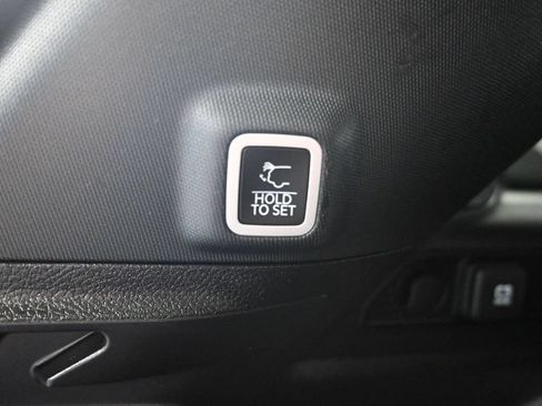 Used 2023 Jeep Grand Cherokee Altitude AWD/4WD image 34