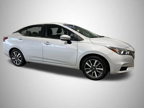 Used 2021 Nissan Versa SV image 7