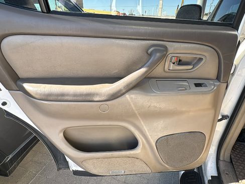 Used 2005 Toyota Sequoia SR5 image 14