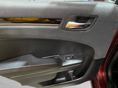 Used 2019 Chrysler 300 S w/ 300S Alloy Edition RWD image 20