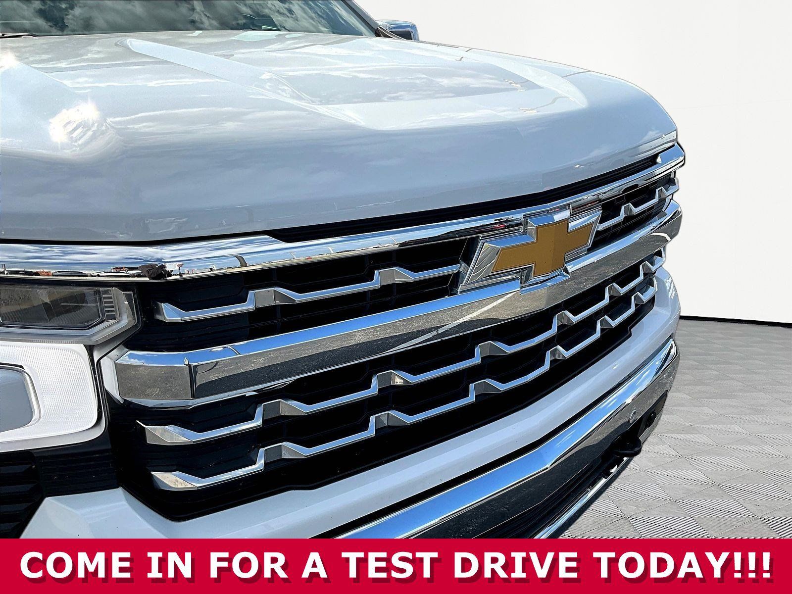 Used 2023 Chevrolet Silverado 1500 LTZ AWD/4WD image 30