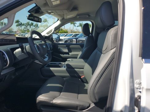 New 2026 Ford Expedition Active image 10