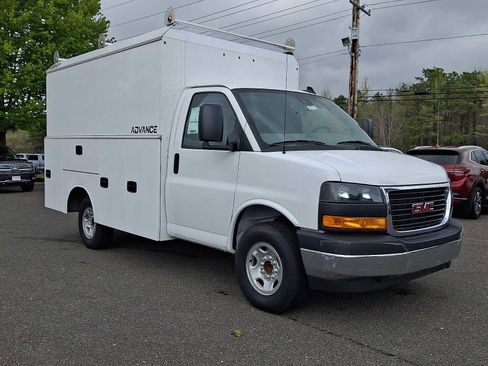 New 2025 GMC Savana 3500 w/ Power Convenience Package RWD image 1
