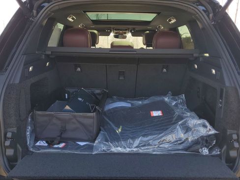 New 2026 Land Rover Range Rover SE image 28