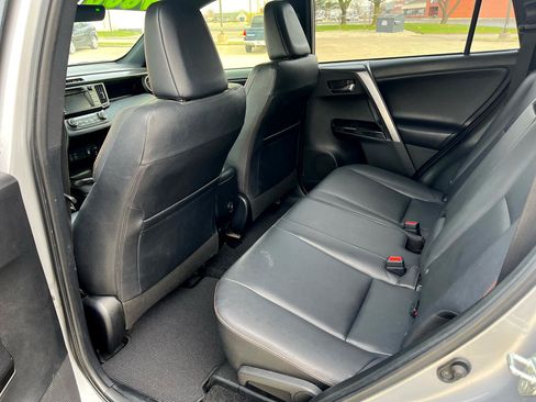 Used 2018 Toyota RAV4 SE w/ Power Extra Value Package image 10