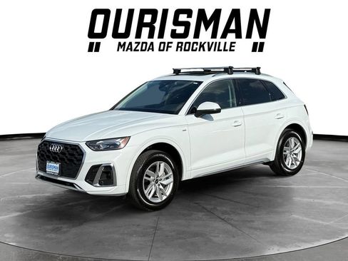 Used 2023 Audi Q5 2.0T Premium w/ Convenience Package AWD/4WD image 2
