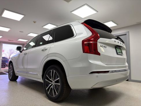 Used 2022 Volvo XC90 T8 Inscription Expression image 5