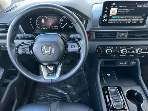 Certified 2024 Honda Pilot Touring image 13