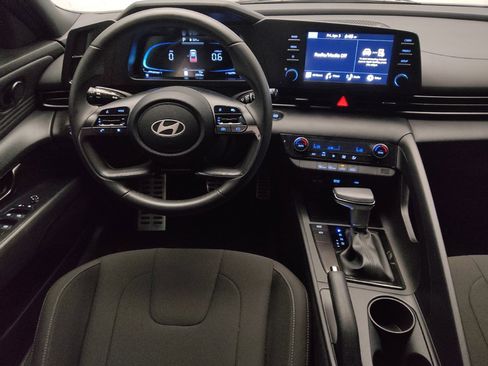 Used 2025 Hyundai Elantra Sport image 22