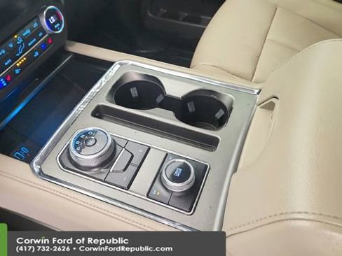 Used 2020 Ford Expedition XLT w/ Equipment Group 202A AWD/4WD image 15