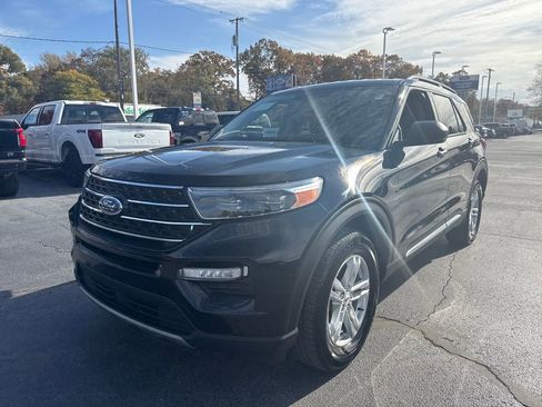 Used 2023 Ford Explorer XLT w/ Equipment Group 202A image 2