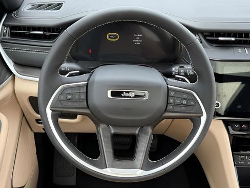 New 2026 Jeep Grand Cherokee Limited AWD/4WD image 16