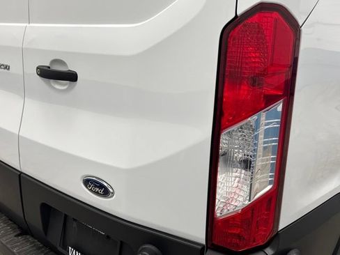 Used 2025 Ford Transit 250 148 High Roof AWD image 7