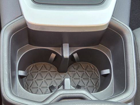 Used 2022 Toyota RAV4 LE image 16