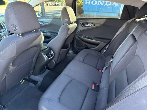 Used 2023 Chevrolet Malibu LT FWD image 19