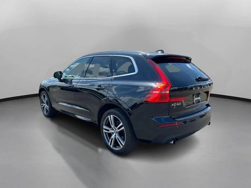 Used 2021 Volvo XC60 T5 Momentum w/ Premium Package AWD/4WD image 13