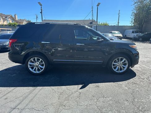 Used 2013 Ford Explorer XLT AWD/4WD image 3