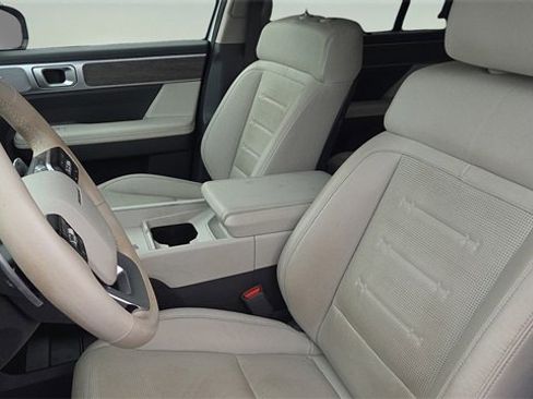 Used 2024 Hyundai Santa Fe Limited image 31