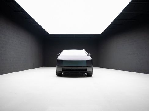 Used 2024 Tesla Cybertruck AWD Crew Cab image 69