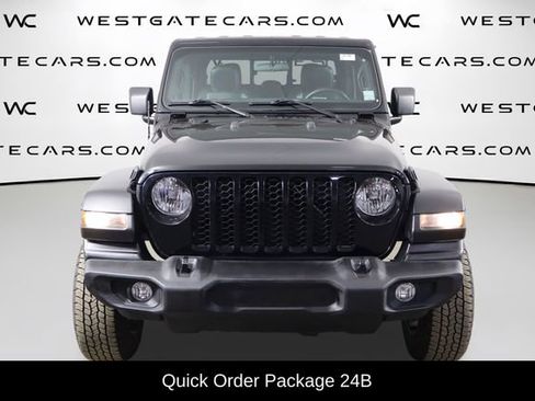 Used 2022 Jeep Gladiator Sport AWD/4WD image 2