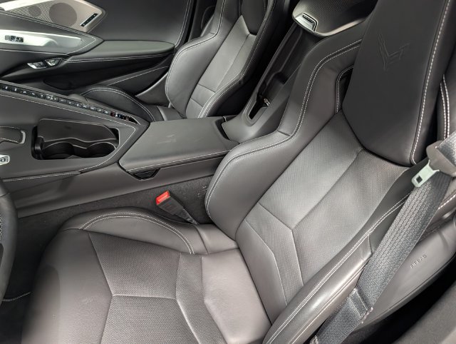 Used 2021 Chevrolet Corvette Stingray Preferred Cpe w/ Z51 Performance Package RWD image 26