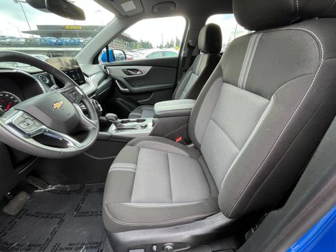 Used 2025 Chevrolet Blazer LT FWD image 23