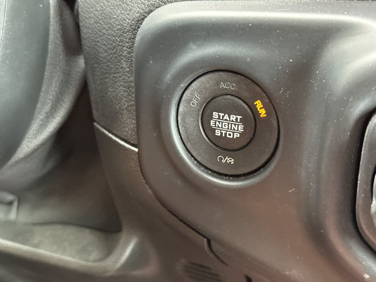 Used 2019 Jeep Wrangler Unlimited Rubicon w/ Cold Weather Group AWD/4WD image 22